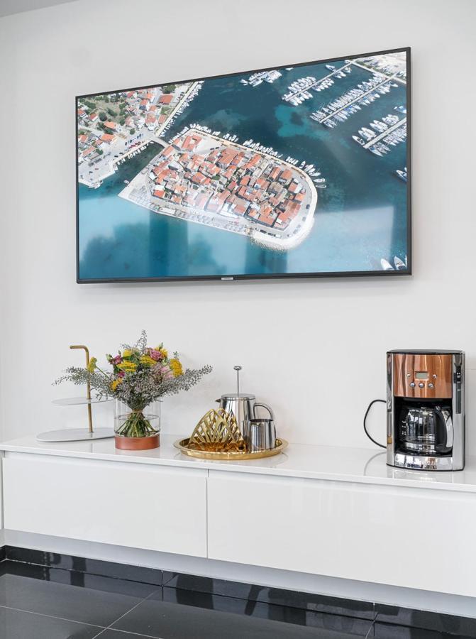 Alexandra Apartments Tribalj Eksteriør bilde