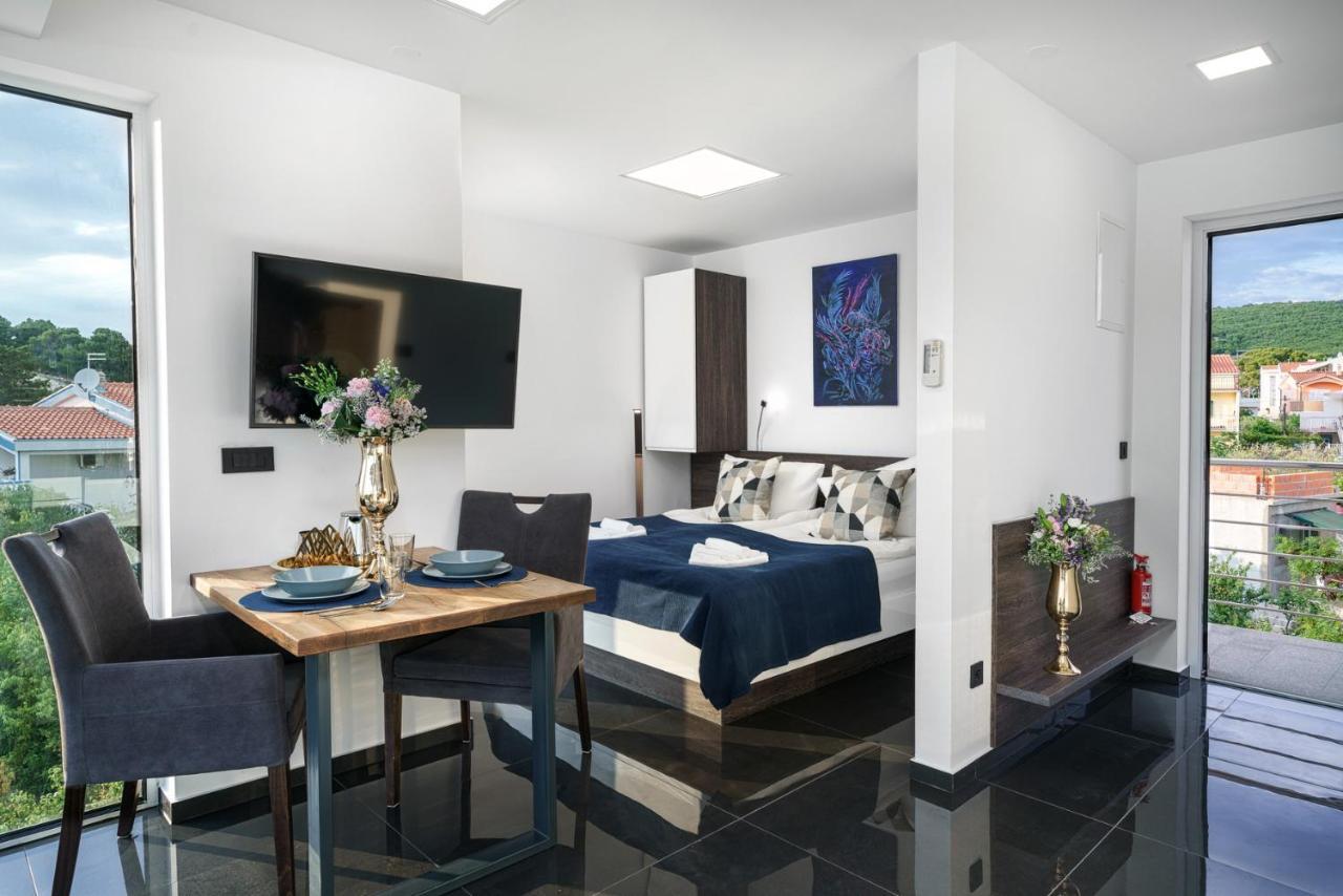 Alexandra Apartments Tribalj Eksteriør bilde